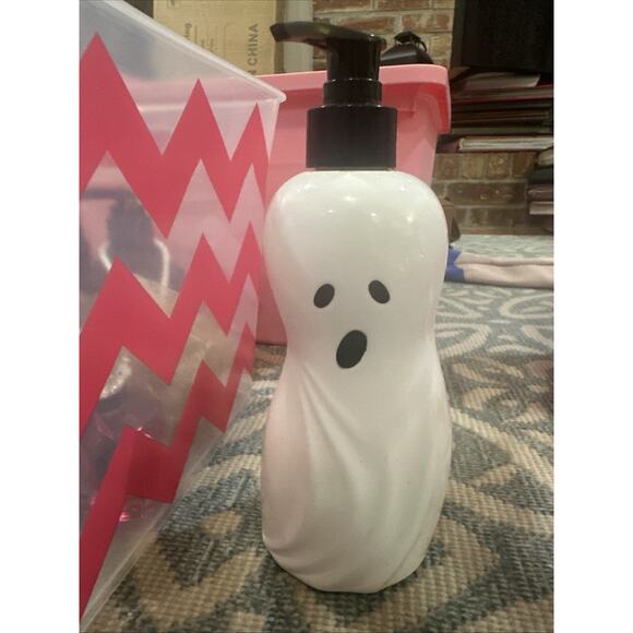 BATH & BODY Vintage Ghost Halloween Spooky Decor Soap Dispenser Empty Refillable - Picture 1 of 5